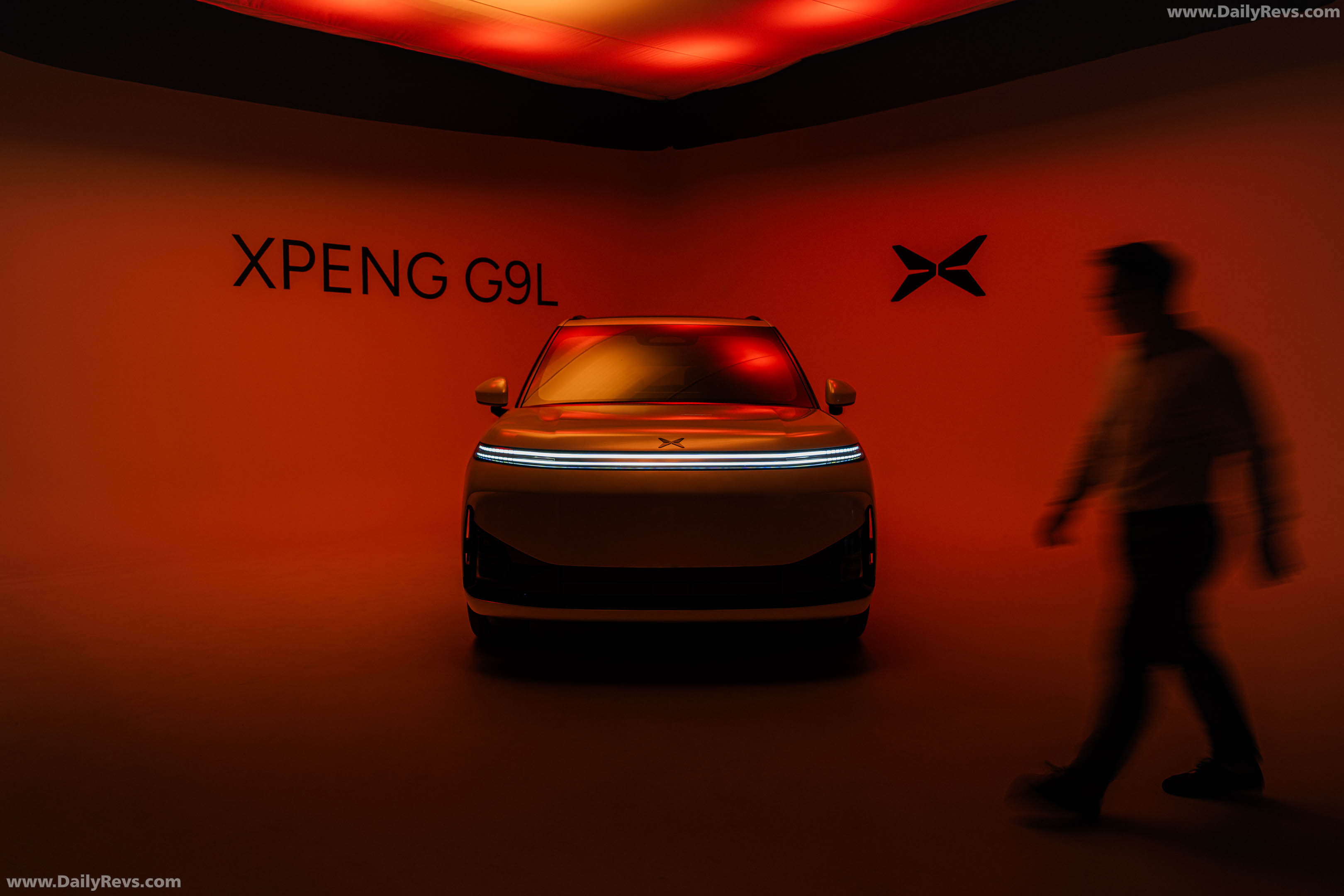 2027 Xpeng Motors G9L Front View